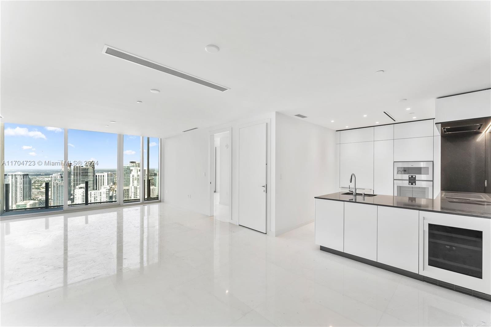Condo for Sale in Miami, FL