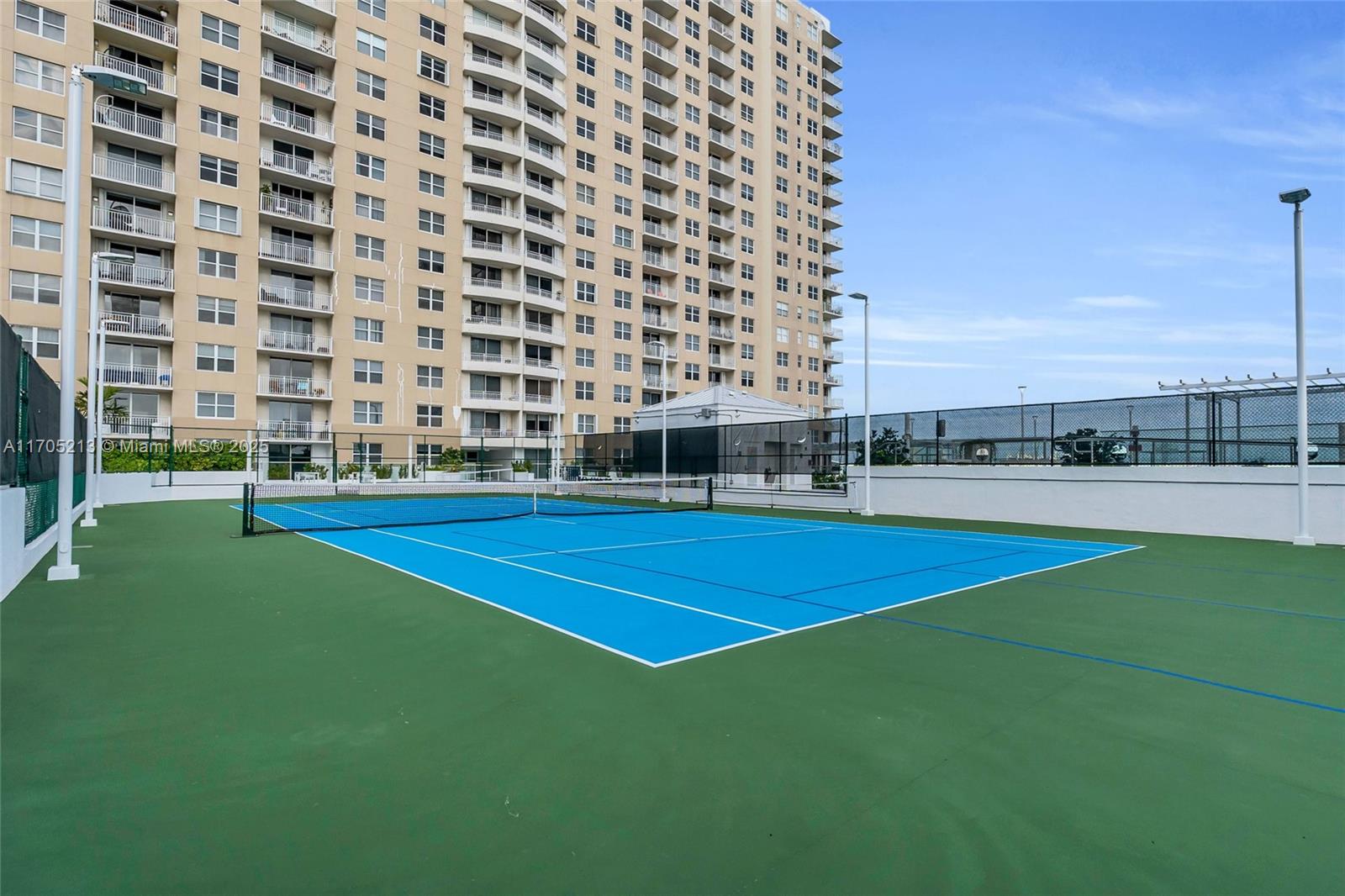 770 Claughton Island Dr #815, Miami FL 33131