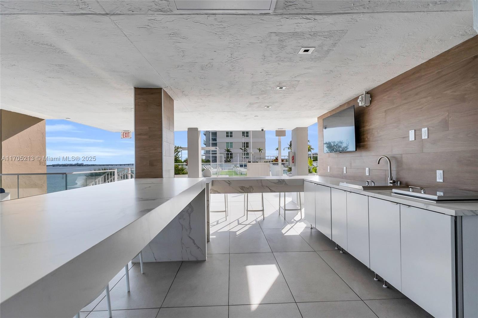 770 Claughton Island Dr #815, Miami FL 33131