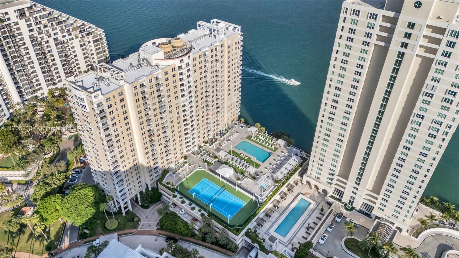 770 Claughton Island Dr #815, Miami FL 33131