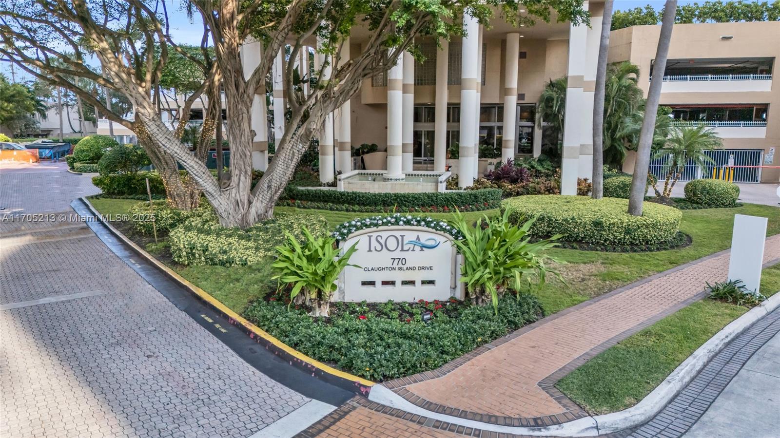 770 Claughton Island Dr #815, Miami FL 33131