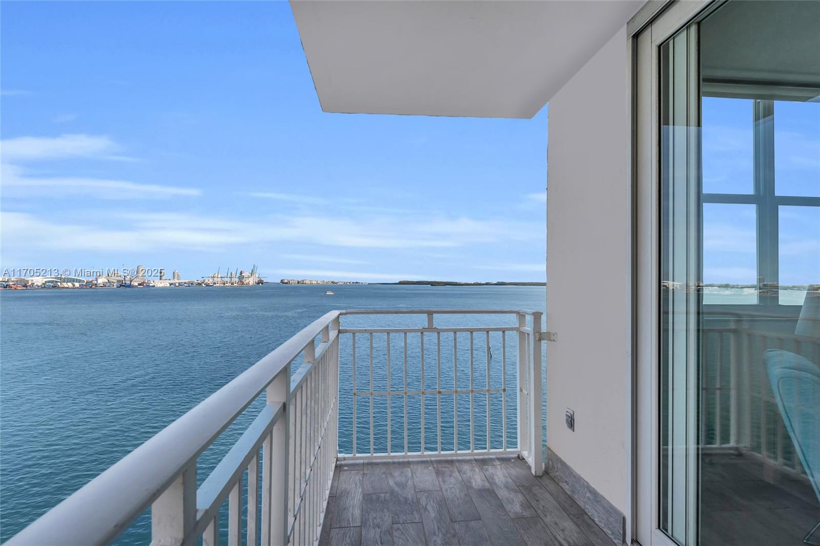 770 Claughton Island Dr #815, Miami FL 33131