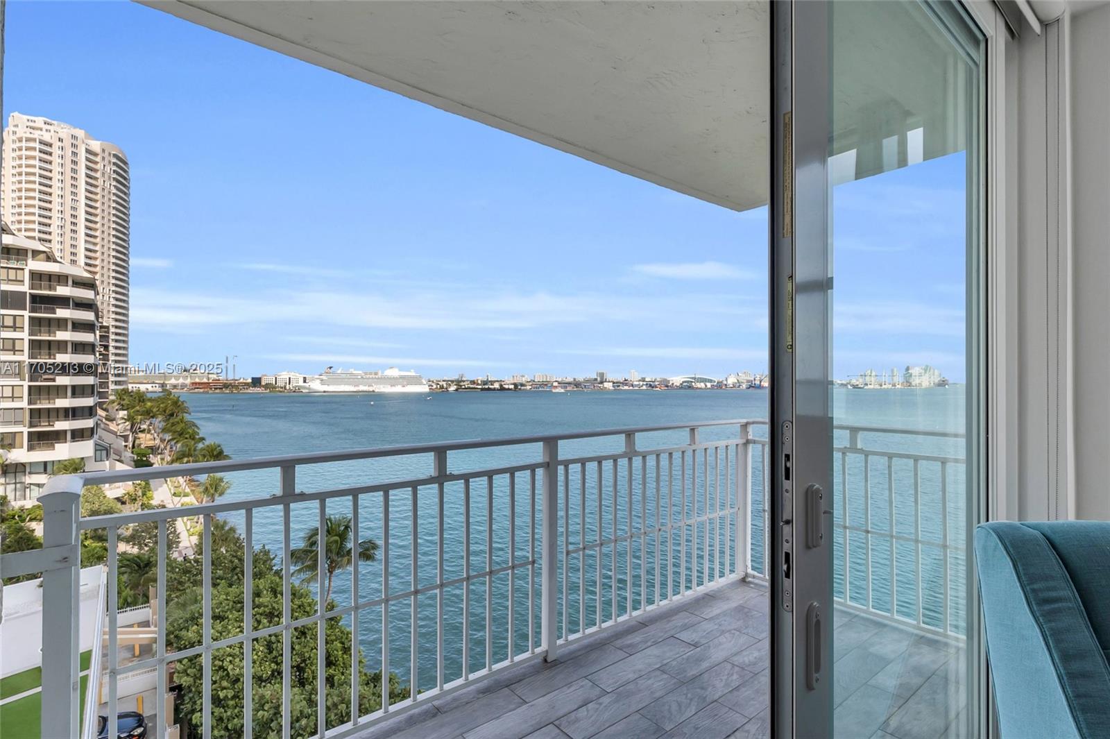 770 Claughton Island Dr #815, Miami FL 33131