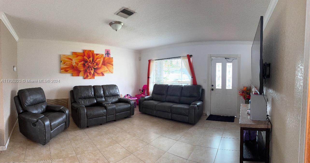 3478 NW 26th St, Lauderdale Lakes, Florida image 3