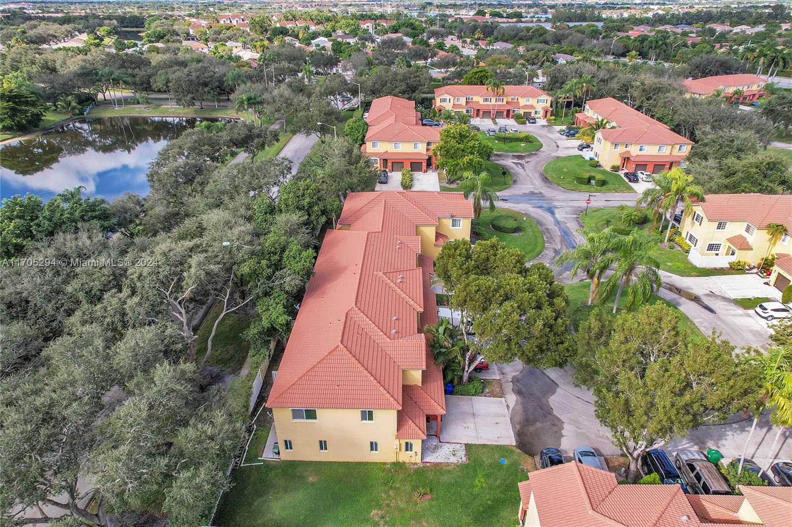 2011 SW 103rd Ter, Miramar, Florida image 32