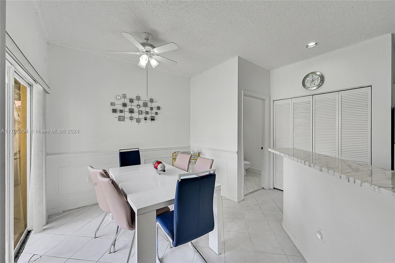 2530 Montclaire Cir, Weston, Florida image 9