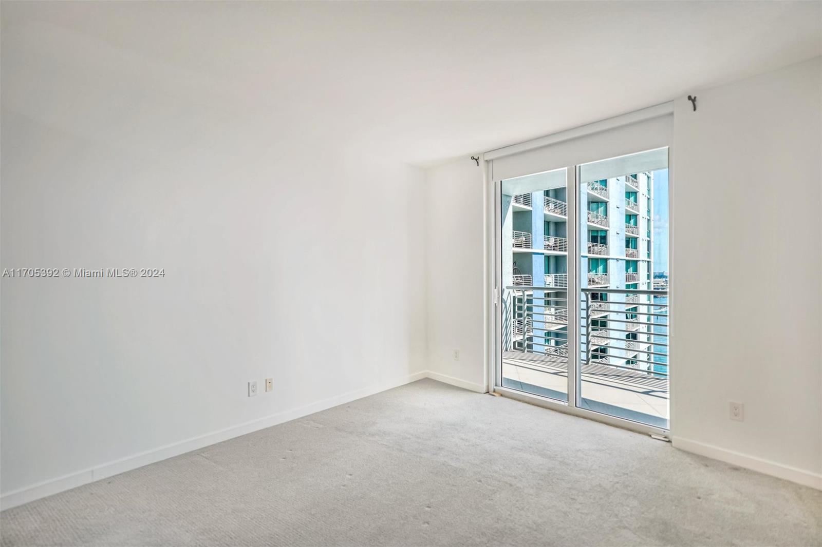 325 S Biscayne Blvd #1923, Miami FL 33131