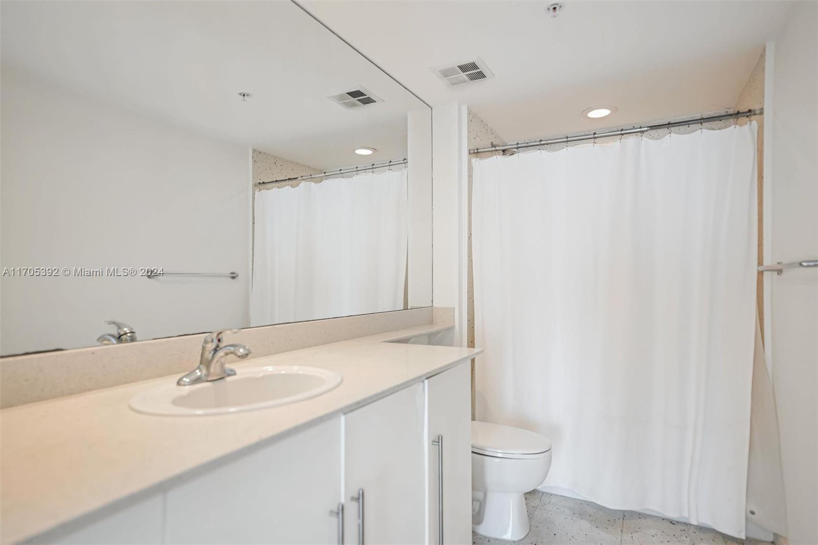 325 S Biscayne Blvd #1923, Miami FL 33131