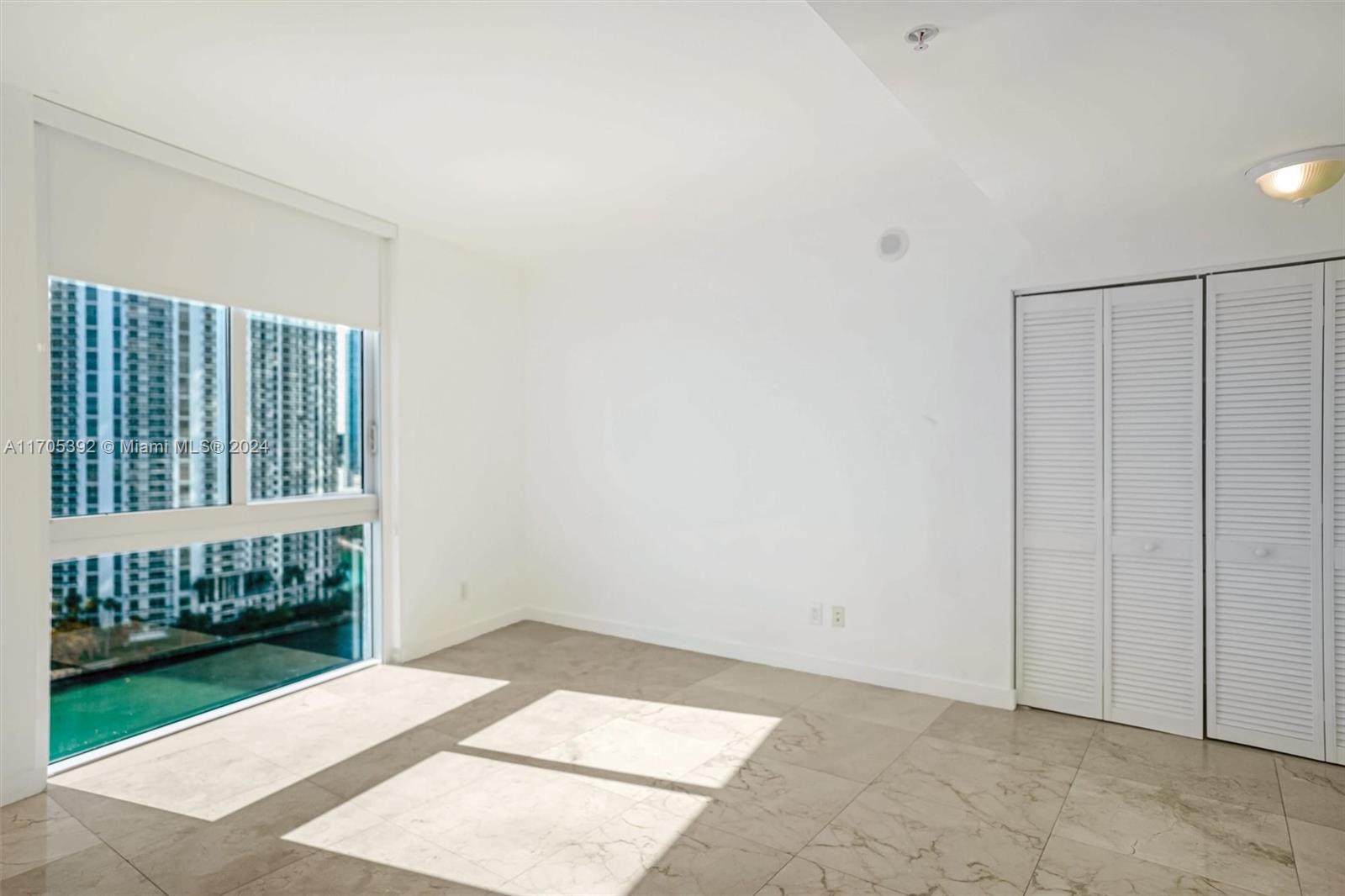 325 S Biscayne Blvd #1923, Miami FL 33131