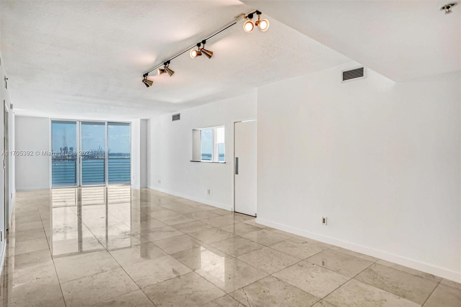 325 S Biscayne Blvd #1923, Miami FL 33131