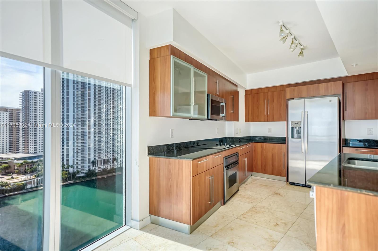 325 S Biscayne Blvd #1923, Miami FL 33131