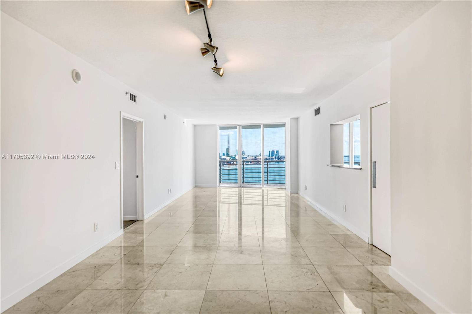 325 S Biscayne Blvd #1923, Miami FL 33131
