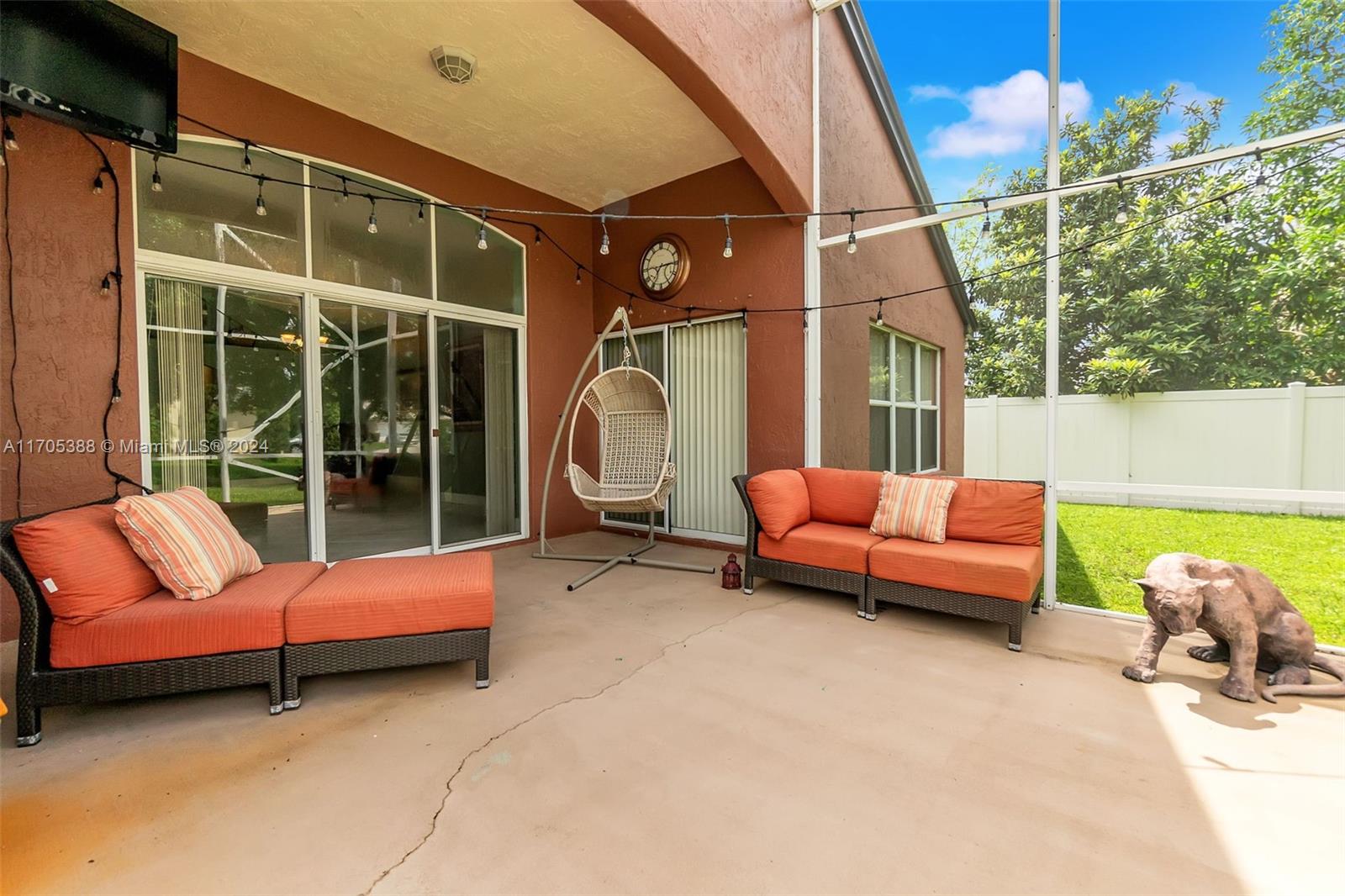 Listing Photo 10