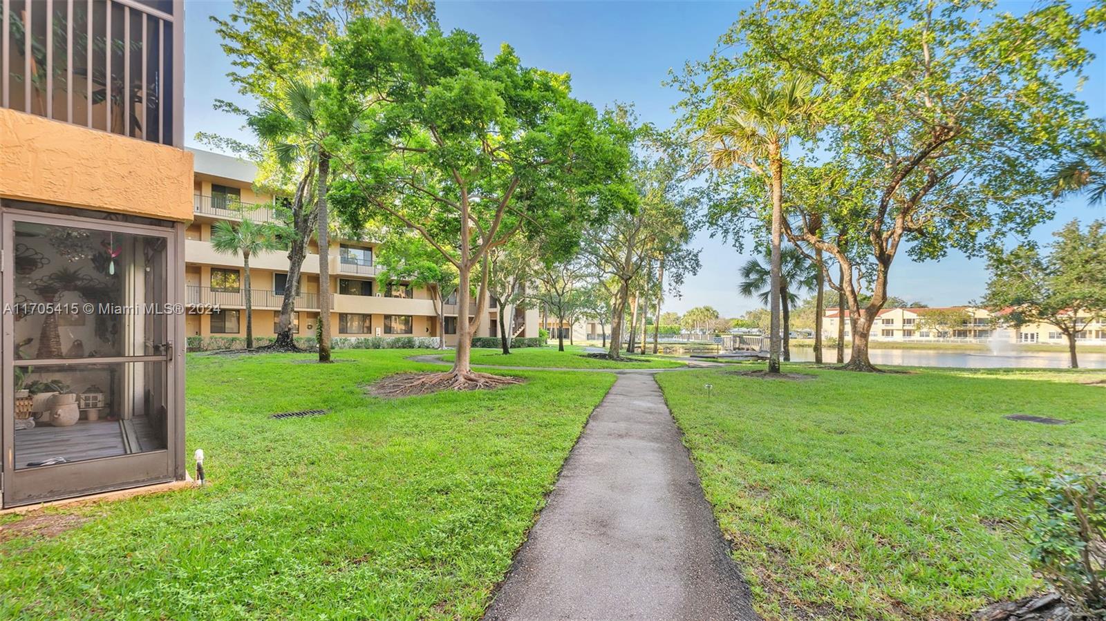 8592 W Sunrise Blvd #416, Plantation, Florida image 35