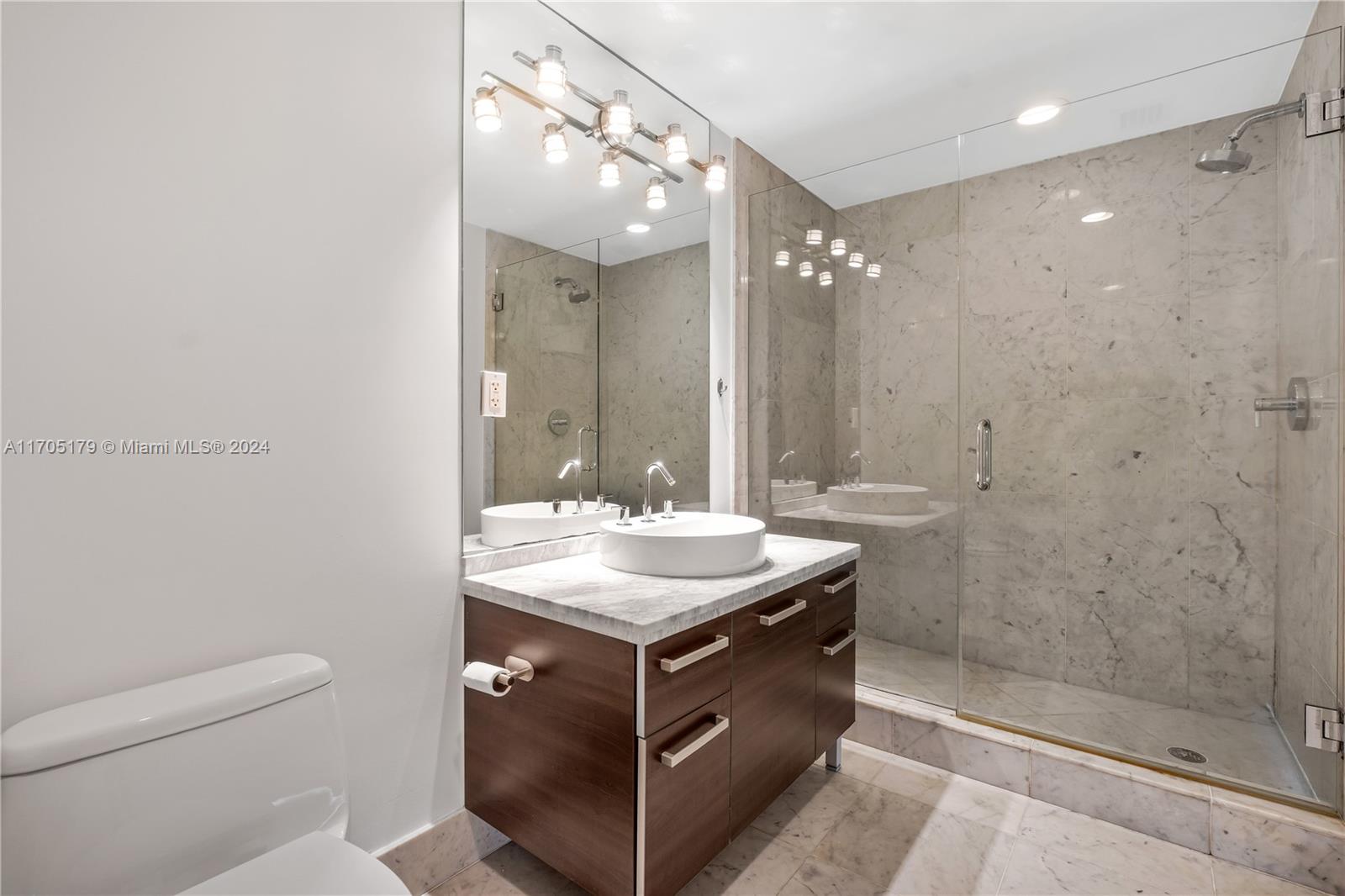 244 Biscayne Blvd #1505, Miami FL 33132