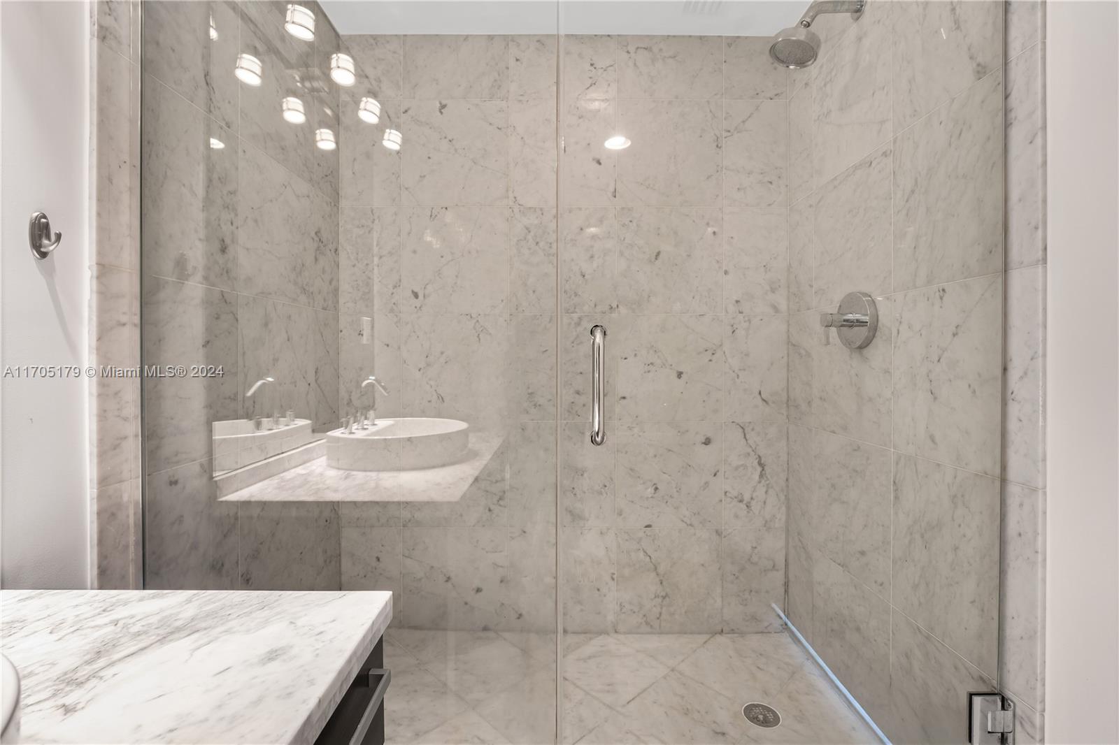 244 Biscayne Blvd #1505, Miami FL 33132