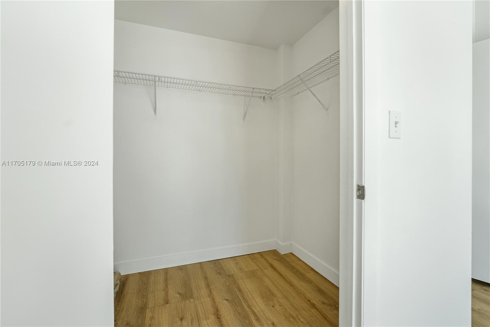 244 Biscayne Blvd #1505, Miami FL 33132