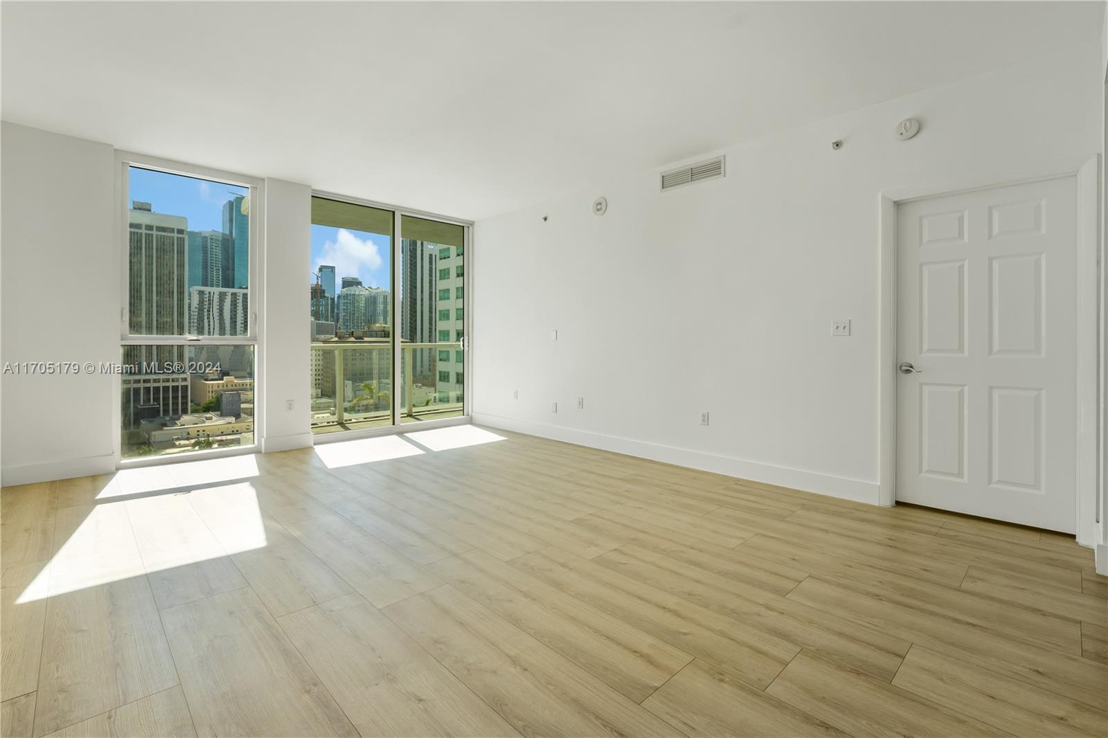 244 Biscayne Blvd #1505, Miami FL 33132