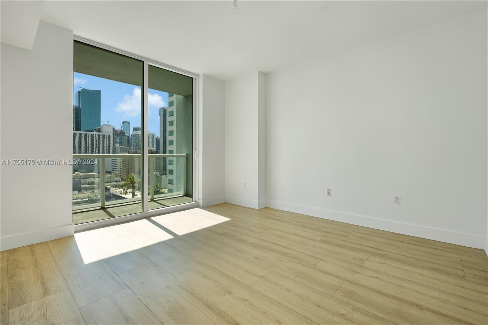 244 Biscayne Blvd #1505, Miami FL 33132