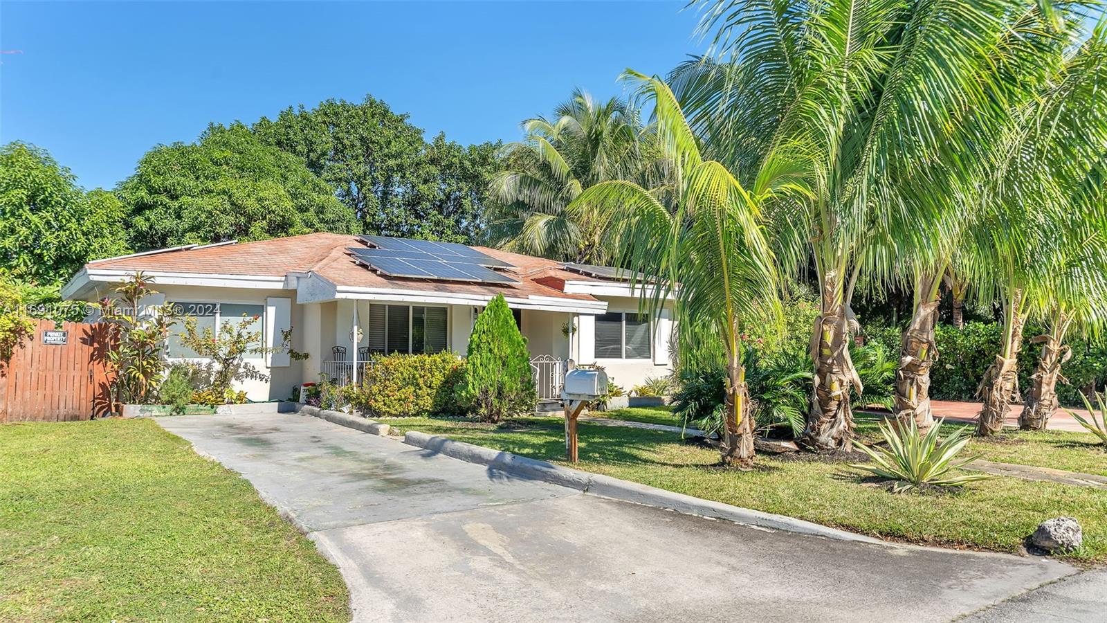 2595 NW 164th St, Miami Gardens, Florida image 28