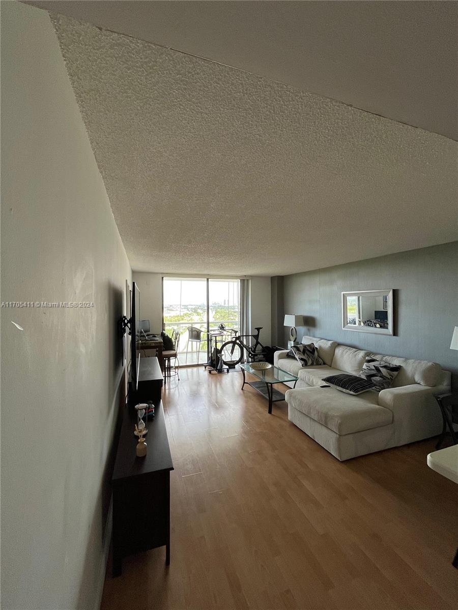 13499 Biscayne Blvd #1601, North Miami, Florida image 12