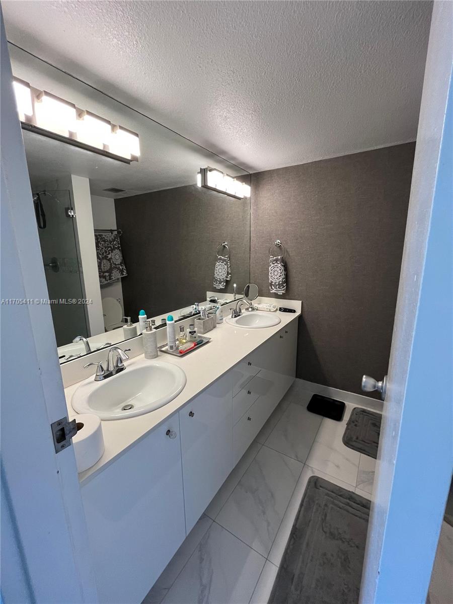 13499 Biscayne Blvd #1601, North Miami, Florida image 34