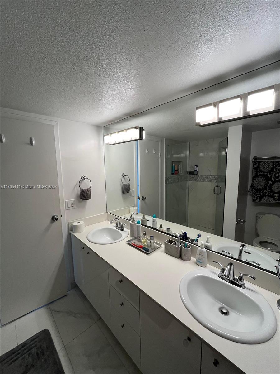 13499 Biscayne Blvd #1601, North Miami, Florida image 36