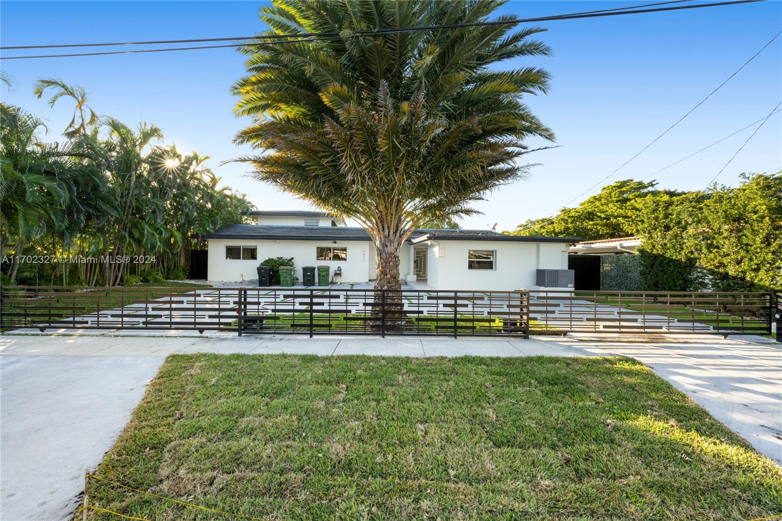 12940 Auralia Rd, North Miami, Florida image 3