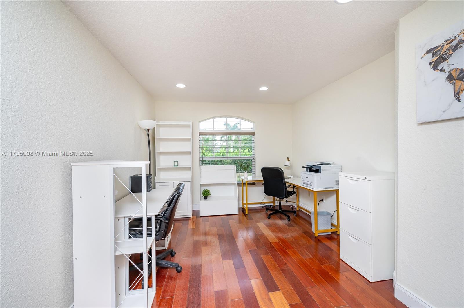 Listing Photo 17