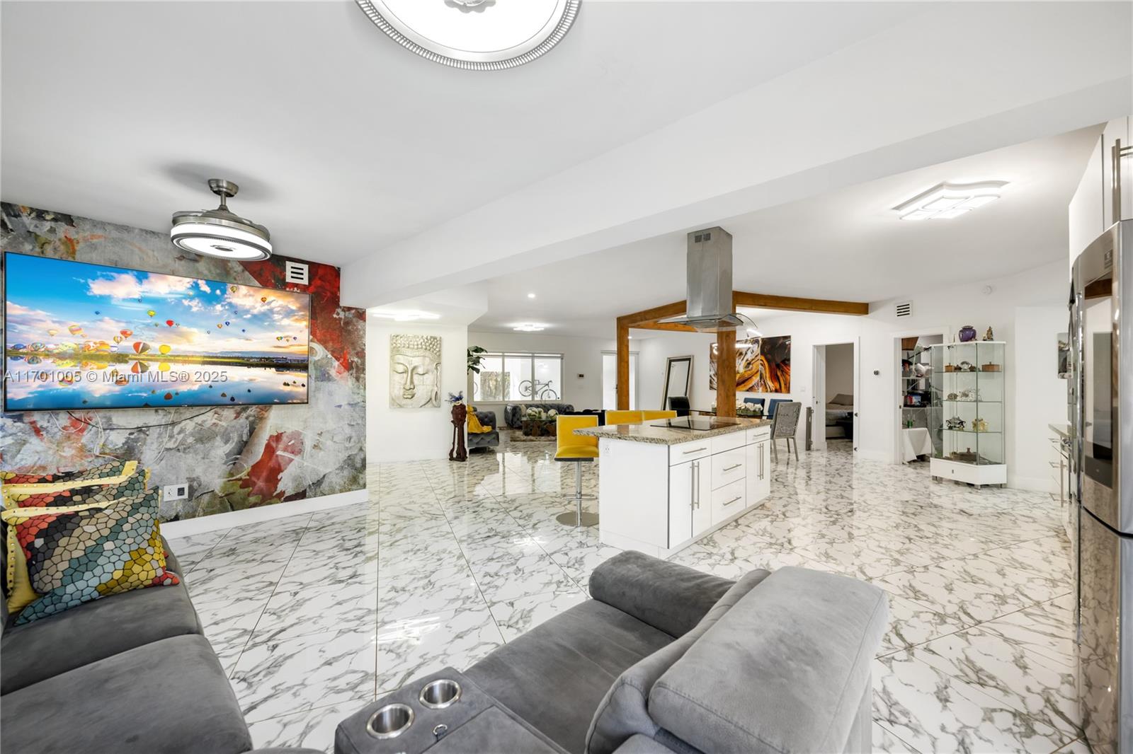 Listing Photo 8