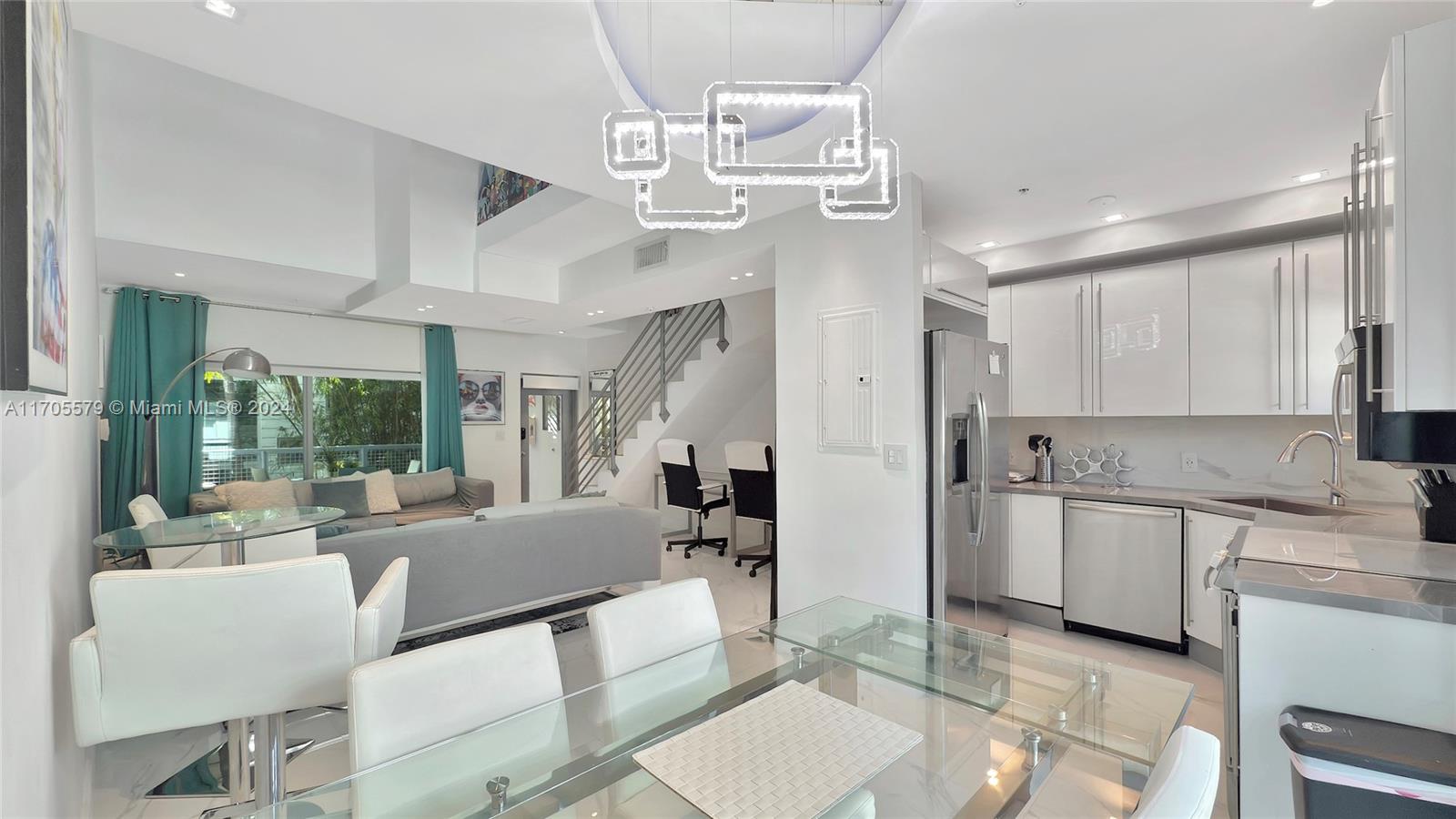 734 Michigan Ave, Miami Beach, Florida image 29