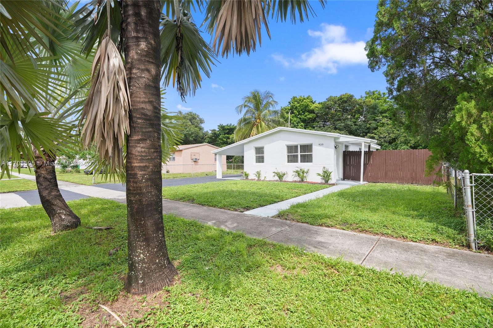 920 NW 34th Way, Lauderhill, Florida image 2