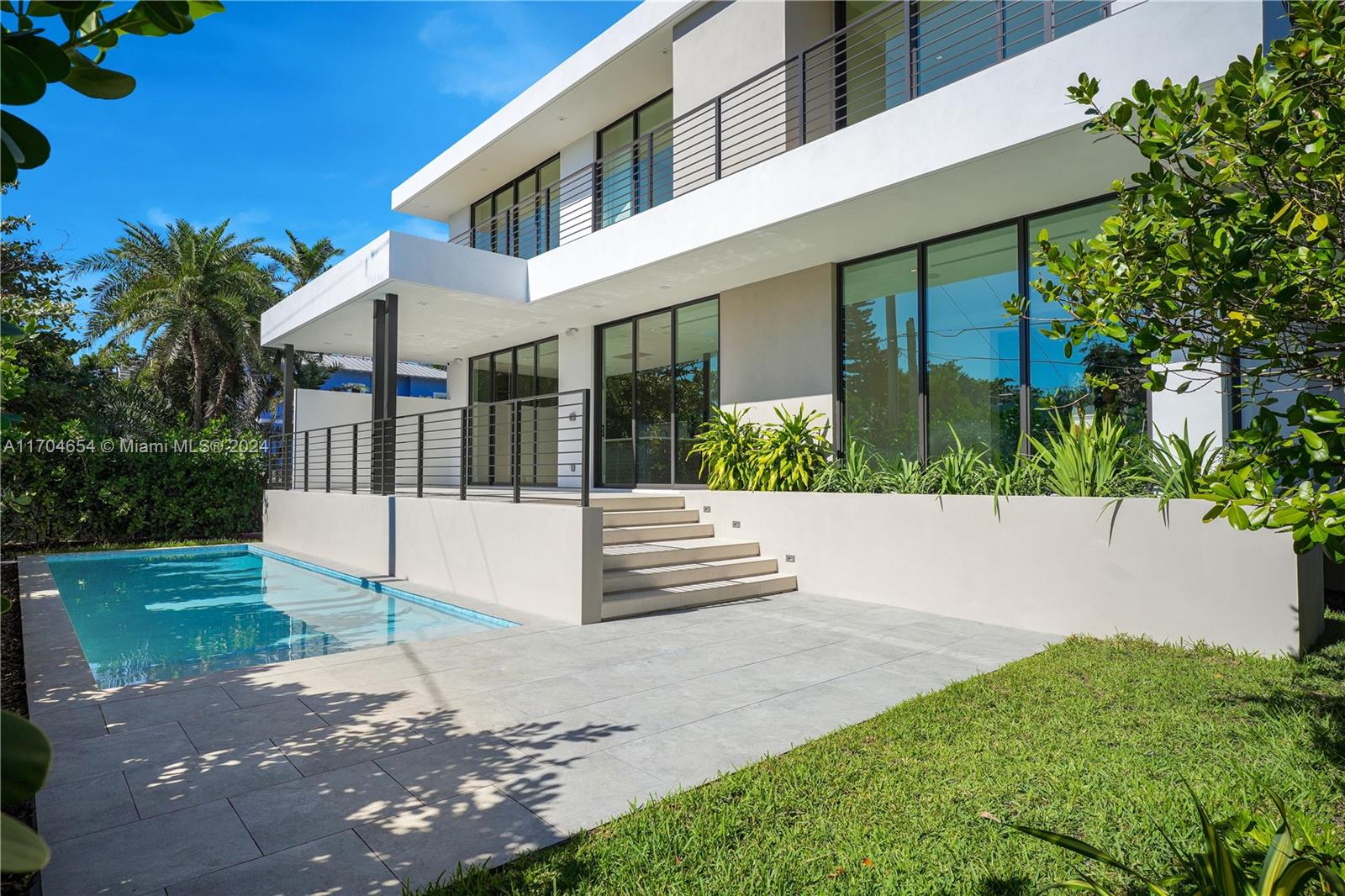 100 Hampton Ln, Key Biscayne, Florida image 42