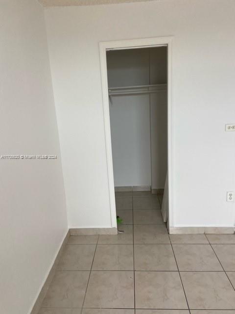 666 W 81st St #422, Hialeah, Florida image 2