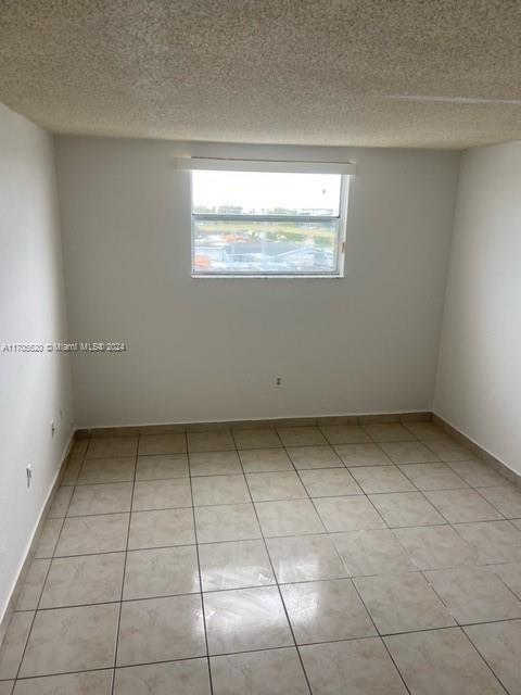 666 W 81st St #422, Hialeah, Florida image 3