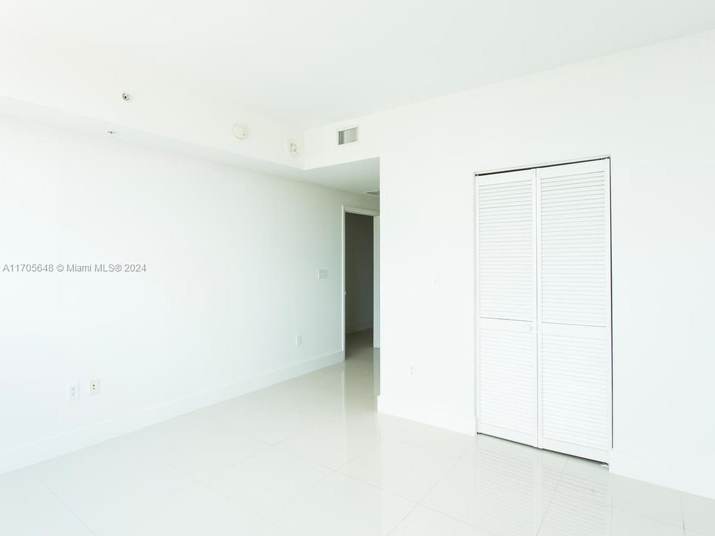 244 Biscayne Blvd #2202, Miami FL 33132