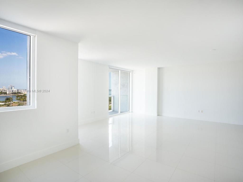 244 Biscayne Blvd #2202, Miami FL 33132
