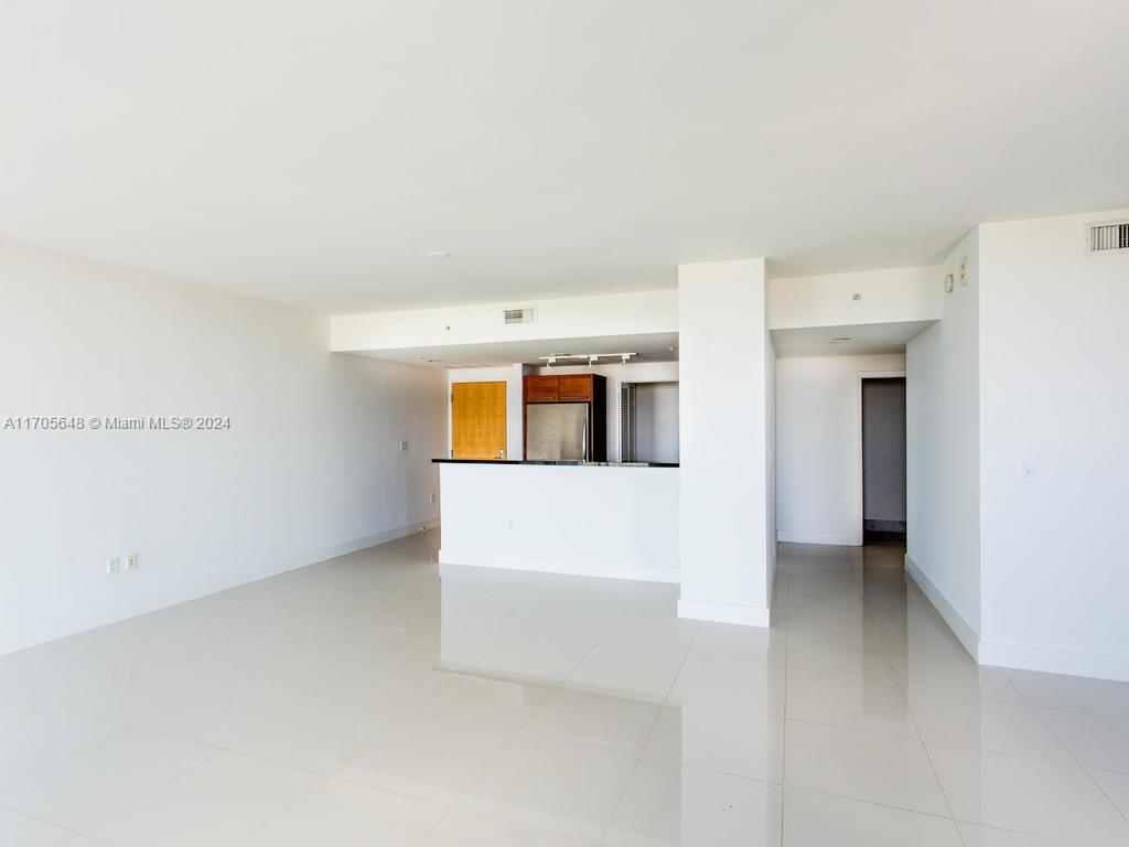 244 Biscayne Blvd #2202, Miami FL 33132