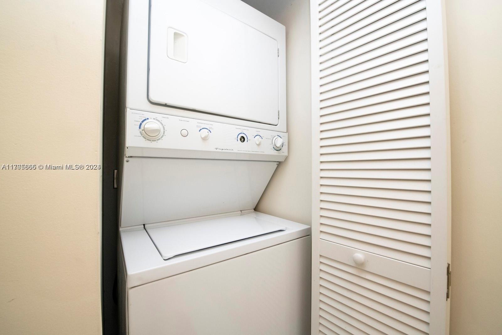 888 Biscayne Blvd #4007, Miami FL 33132