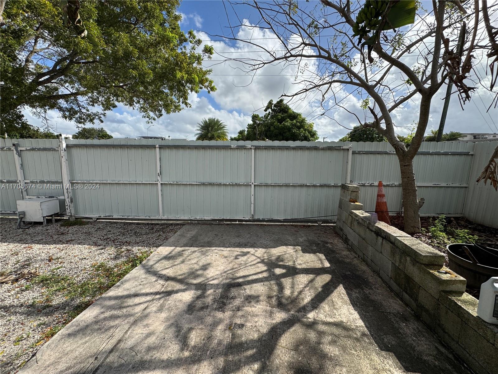 720 W 71st Pl, Hialeah, Florida image 47