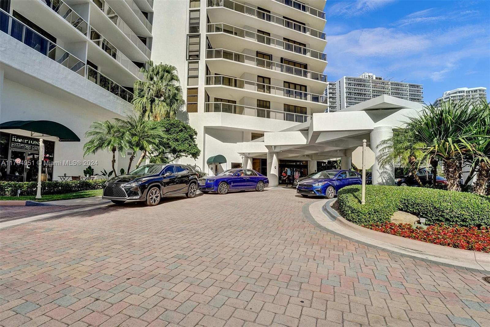 20281 E Country Club Dr #2104, Aventura, Florida image 3