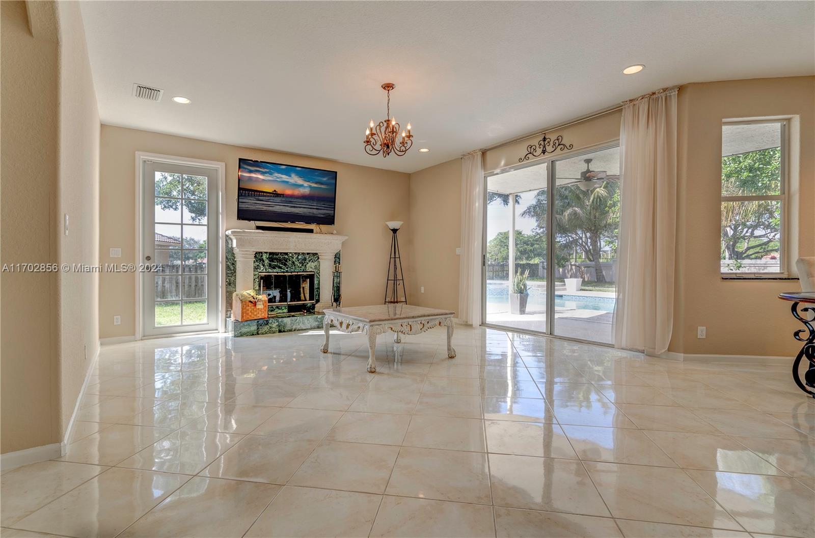 6777 NW 44th Ct, Coral Springs, Florida image 7