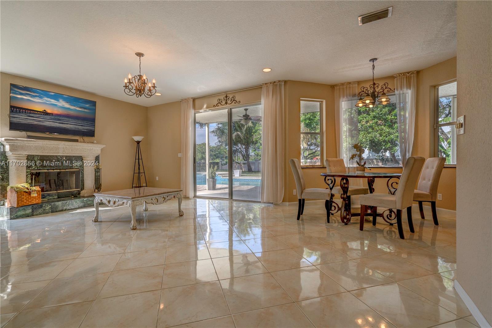 6777 NW 44th Ct, Coral Springs, Florida image 9