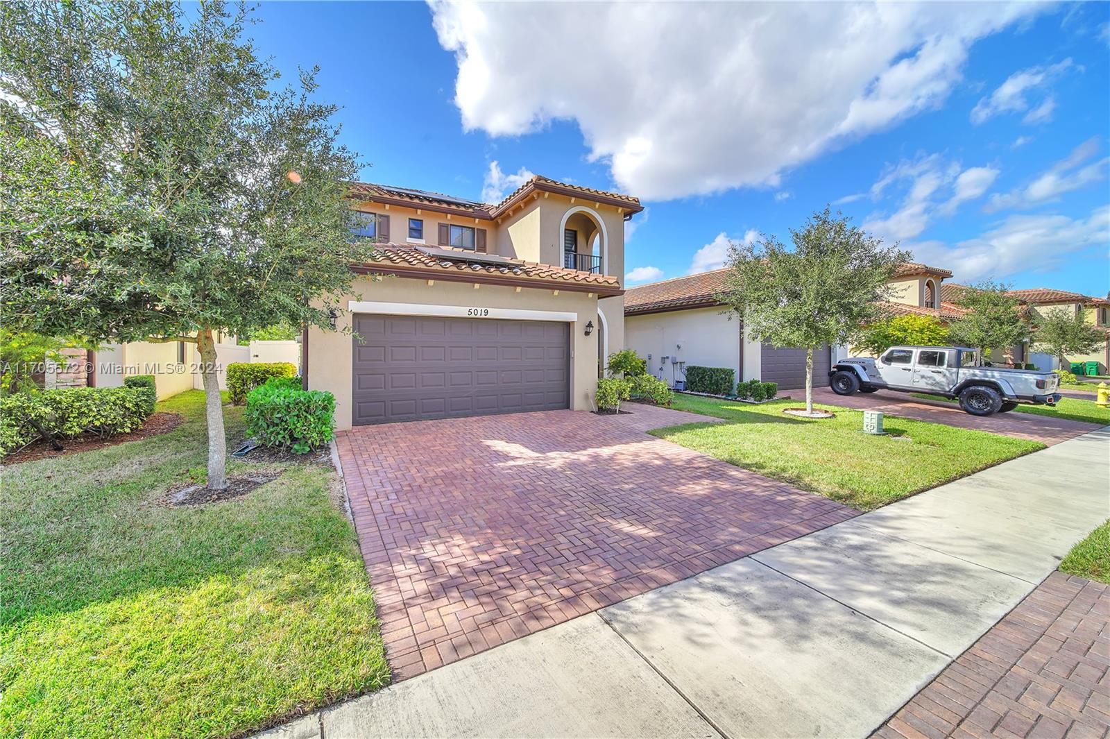 5019 NW 51st Ter, Tamarac, Florida image 2