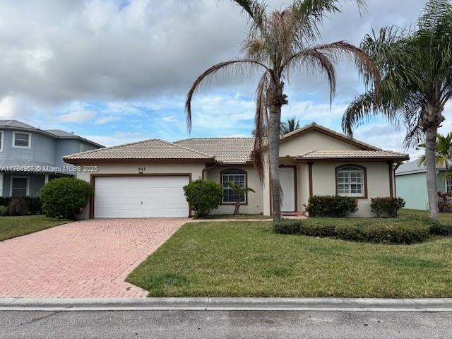 541 NW Pinesap Pl, Jensen Beach, Florida image 1