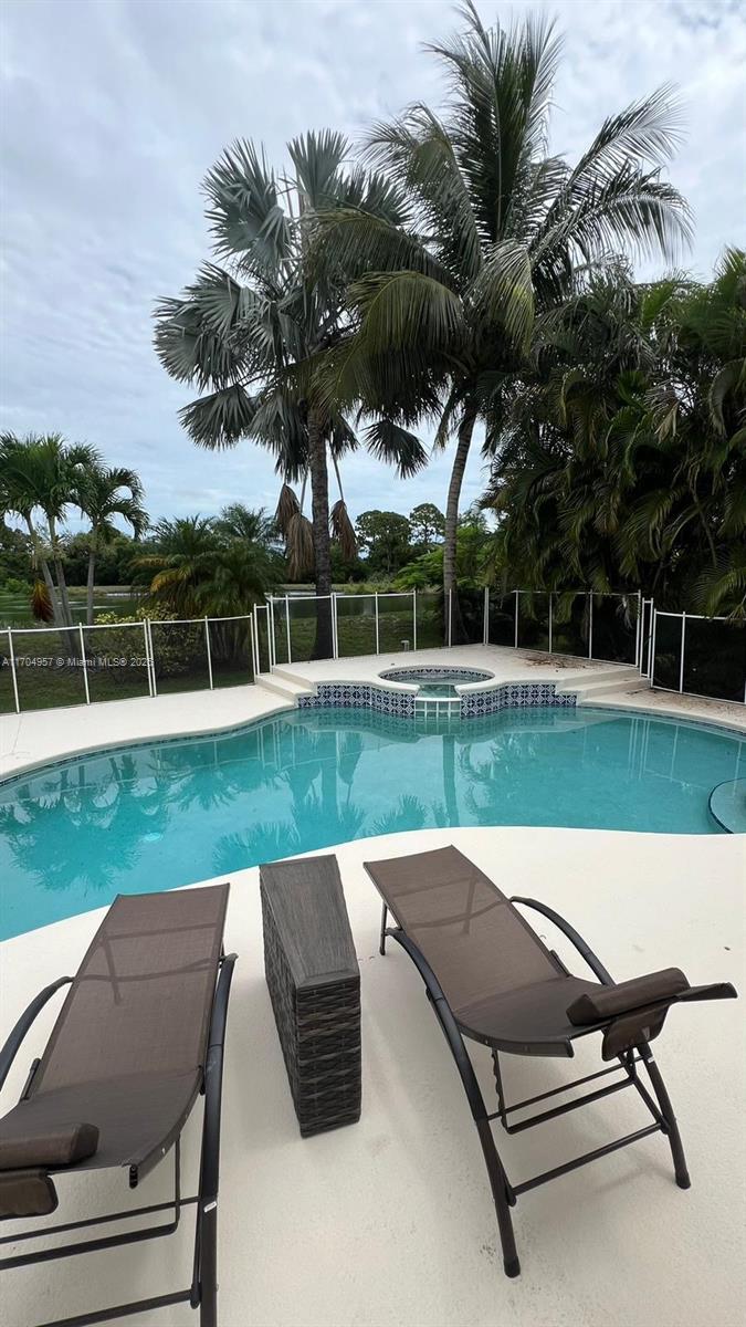 541 NW Pinesap Pl, Jensen Beach, Florida image 13