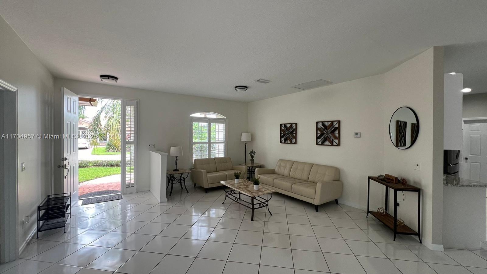 541 NW Pinesap Pl, Jensen Beach, Florida image 3