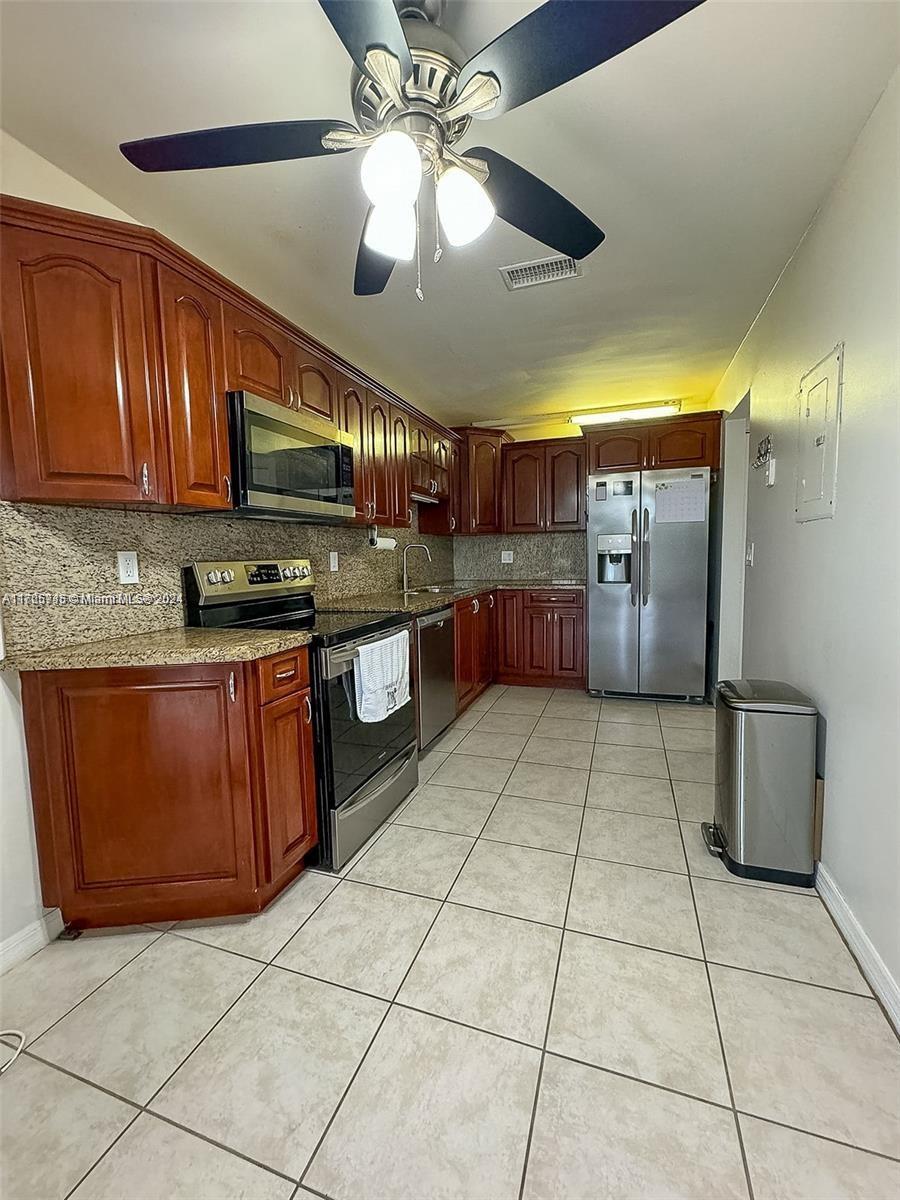 10479 NW 3rd St, Pembroke Pines, Florida image 16