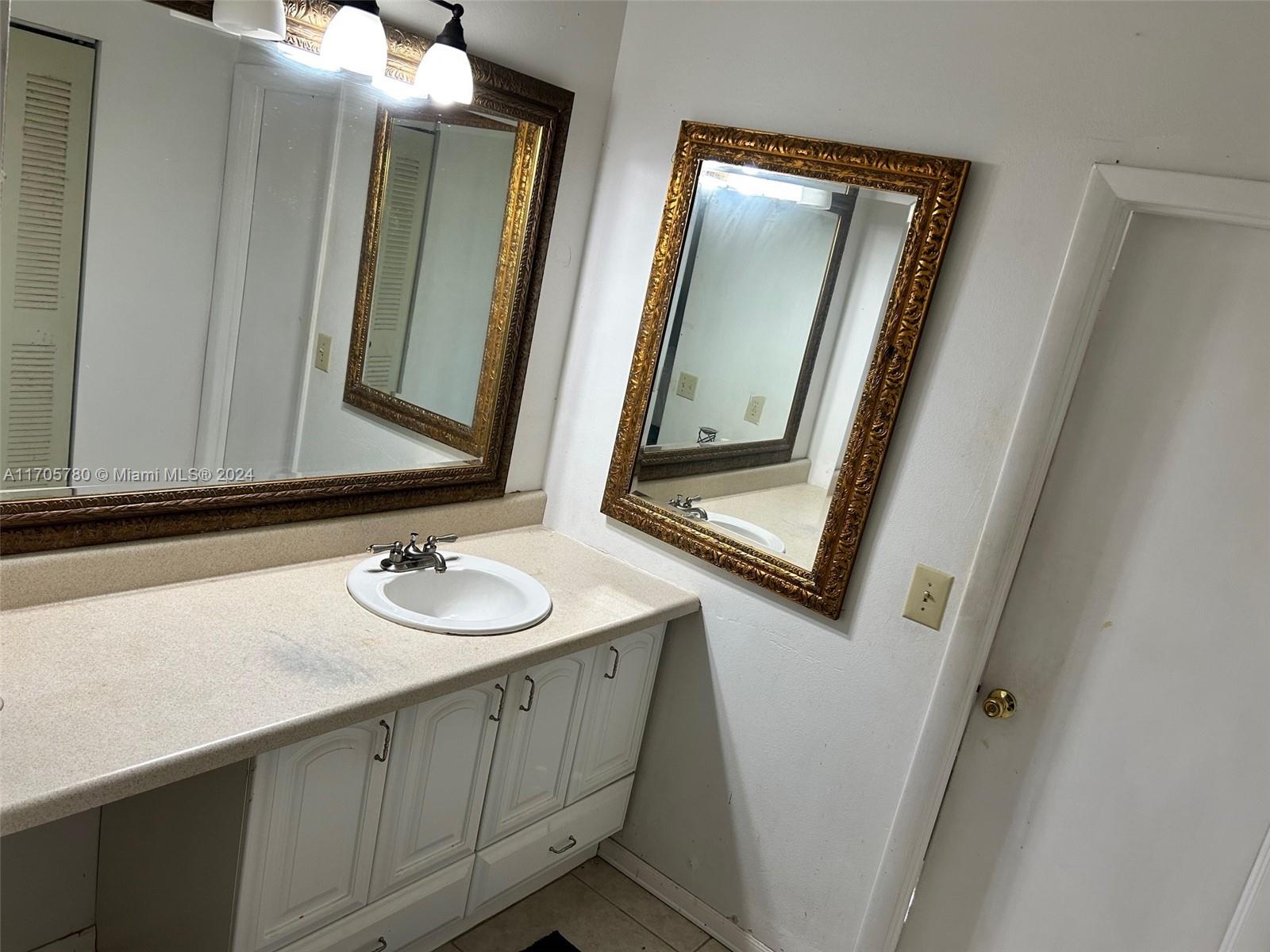 9040 Crescent Dr, Miramar, Florida image 32