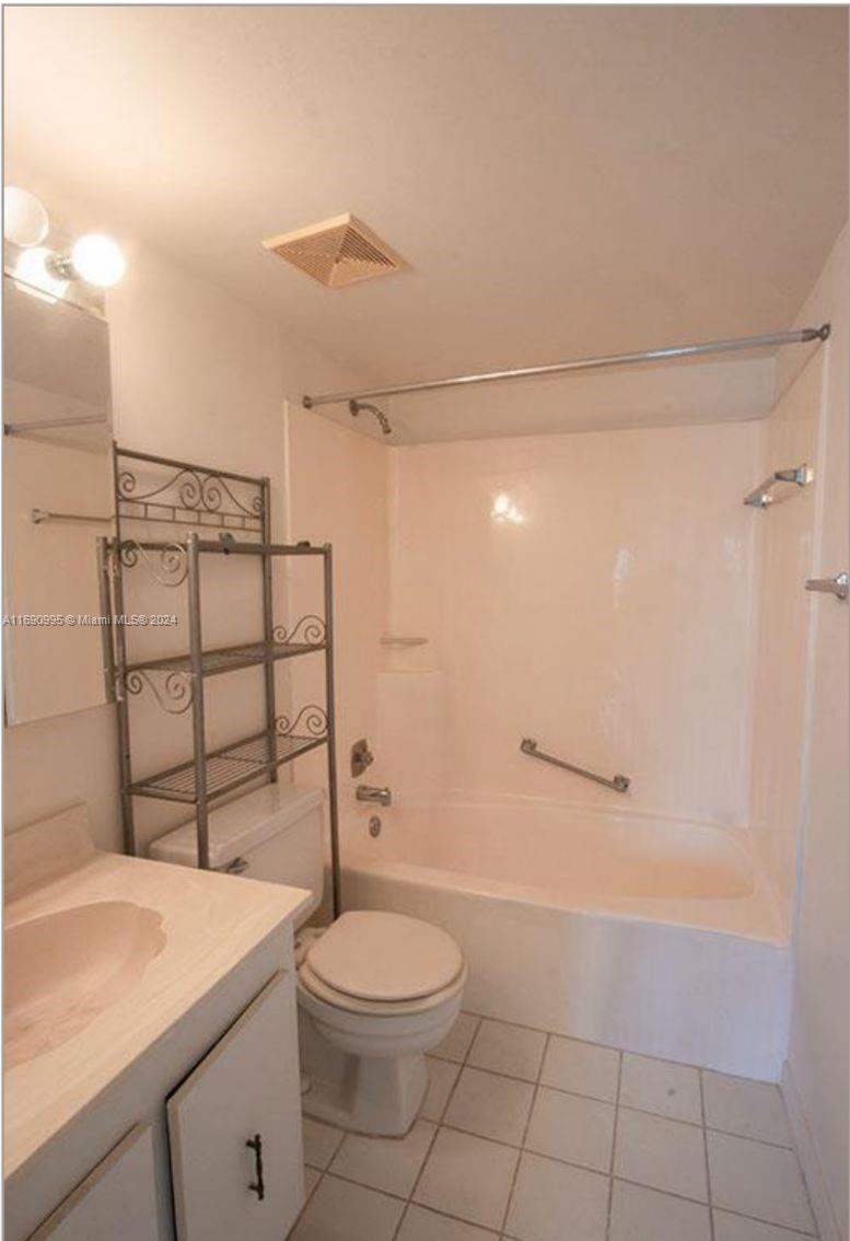 154 Lake Meryl Dr #254, West Palm Beach, Florida image 7